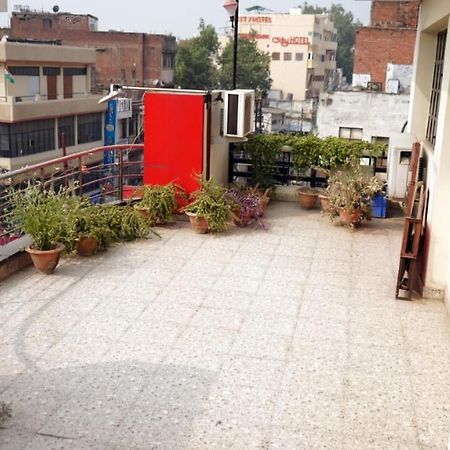 Hotel Atithi Niwas Allāhābād Junction エクステリア 写真