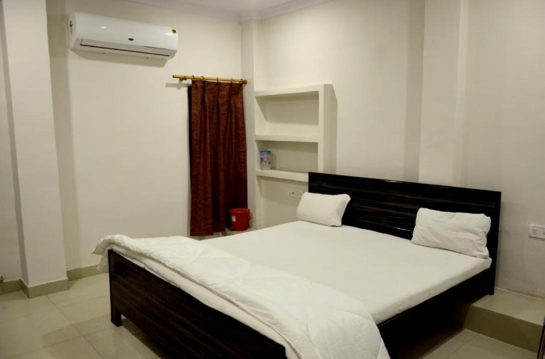 Hotel Atithi Niwas Allāhābād Junction エクステリア 写真